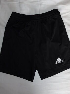 Adidas 
Girls XS
Soccer shorts
